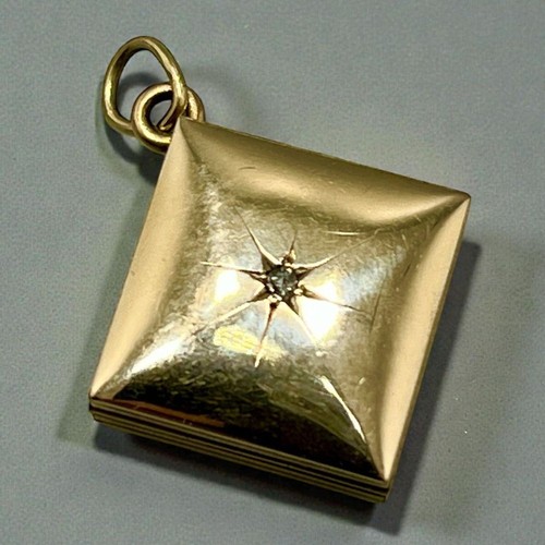Gold tone square - tone,